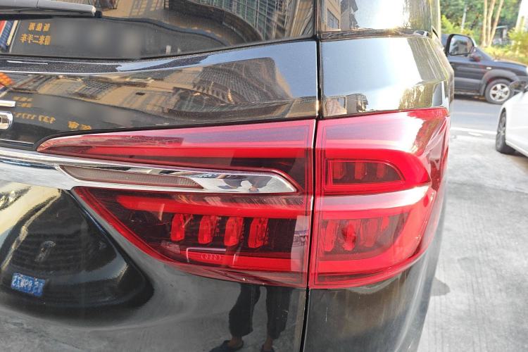 Used SAIC MAXUS G20 2020 2.0T Gasoline Automatic ZhiZun Edition Right Rear Taillight