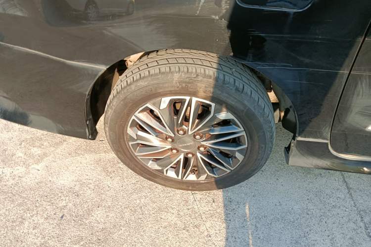 Used SAIC MAXUS G20 2020 2.0T Gasoline Automatic Luxury Edition Right Rear Wheel Hub