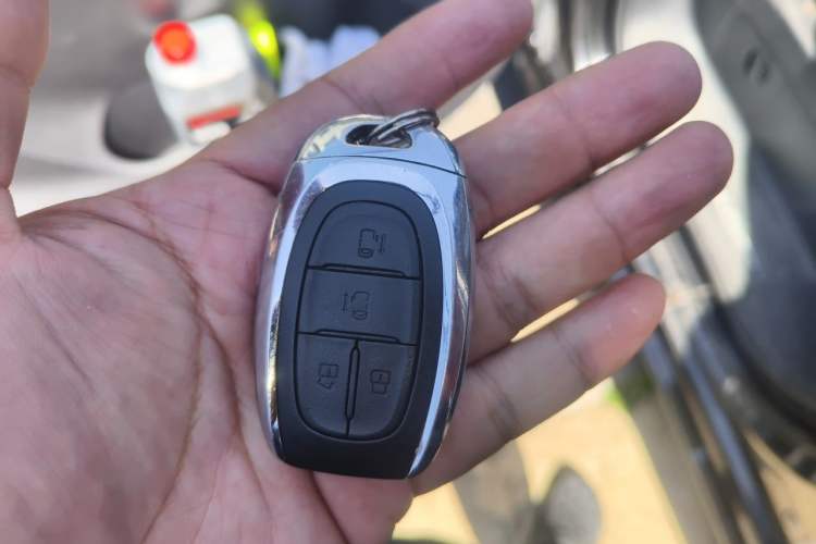 Used SAIC MAXUS G20 2020 2.0T Gasoline Automatic ZhiZun Edition Vehicle Key