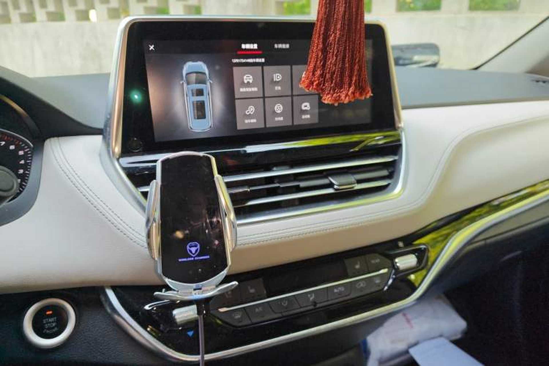 Used SAIC MAXUS G20 2020 2.0T Gasoline Automatic ZhiZun Edition Audio And AC Panel