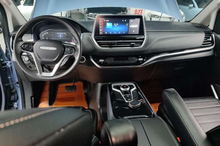 Used SAIC MAXUS G20 2020 2.0T Gasoline Automatic Luxury Edition Center Console