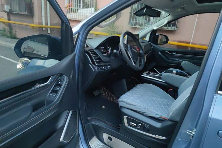 Used SAIC MAXUS G20 2020 2.0T Gasoline Automatic Luxury Edition Driver Seat