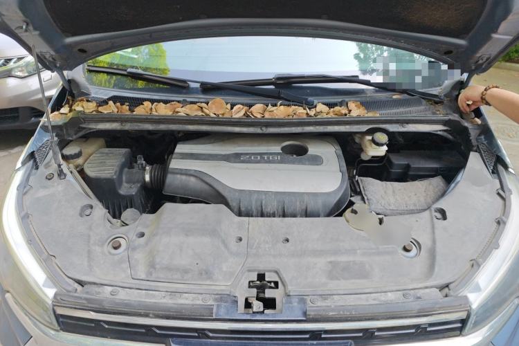 Used SAIC MAXUS G20 2020 2.0T Gasoline Automatic ZhiZun Edition Engine Bay