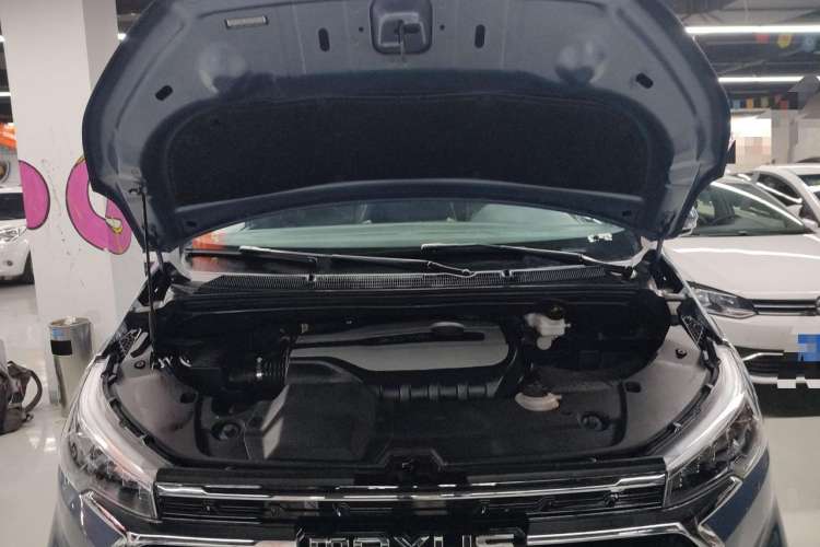 Used SAIC MAXUS G20 2020 2.0T Gasoline Automatic Luxury Edition Engine Bay