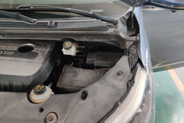 Used SAIC MAXUS G20 2020 2.0T Gasoline Automatic Luxury Edition Engine Bay Left