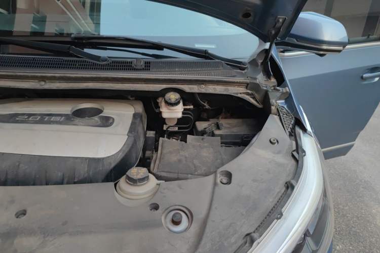 Used SAIC MAXUS G20 2020 2.0T Gasoline Automatic Luxury Edition Engine Bay Left