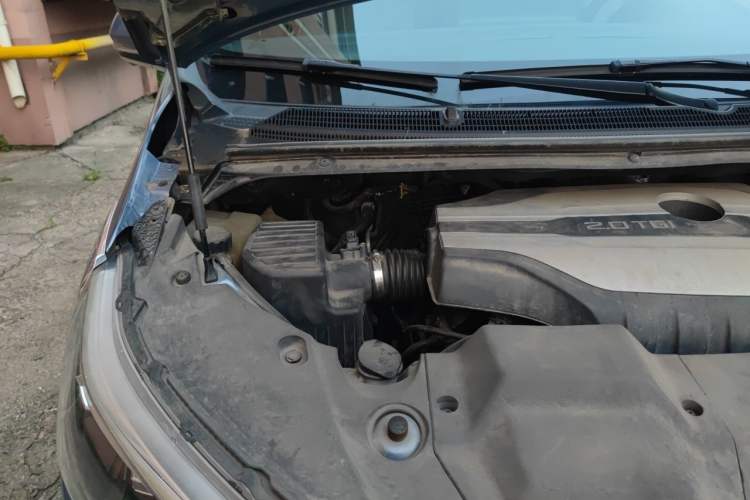 Used SAIC MAXUS G20 2020 2.0T Gasoline Automatic Luxury Edition Engine Bay Right