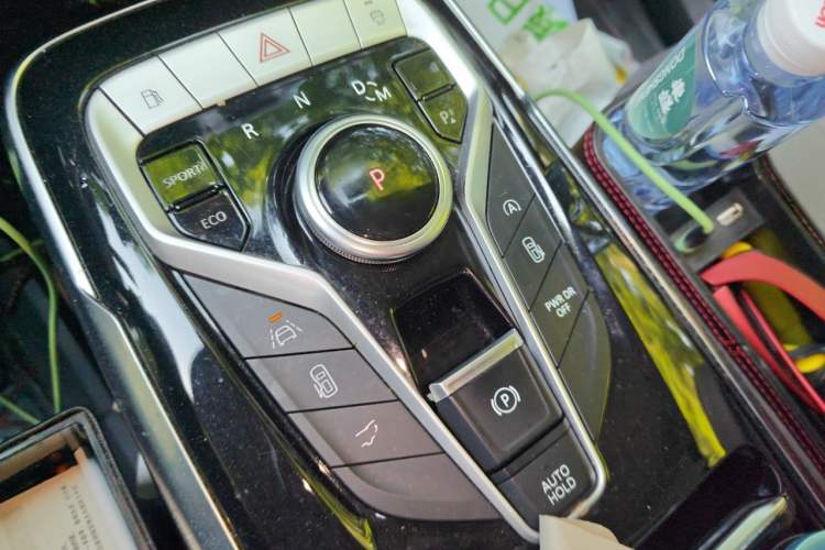 Used SAIC MAXUS G20 2020 2.0T Gasoline Automatic ZhiZun Edition Gear Lever