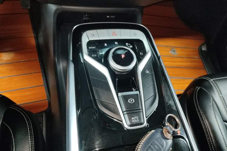 Used SAIC MAXUS G20 2020 2.0T Gasoline Automatic Luxury Edition Gear Lever