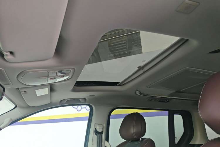 Used SAIC MAXUS G20 2020 2.0T Gasoline Automatic Flagship Edition Headliner