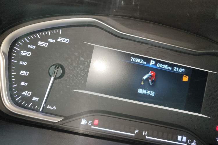 Used SAIC MAXUS G20 2020 2.0T Gasoline Automatic Luxury Edition Odometer Close Up