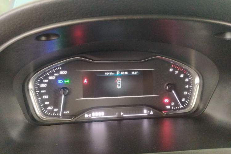 Used SAIC MAXUS G20 2020 2.0T Gasoline Automatic Luxury Edition Odometer Close Up