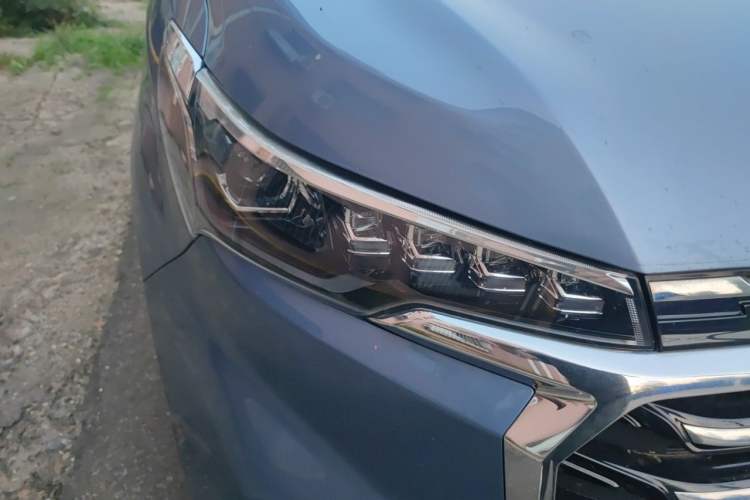 Used SAIC MAXUS G20 2020 2.0T Gasoline Automatic Luxury Edition Right Front Headlight