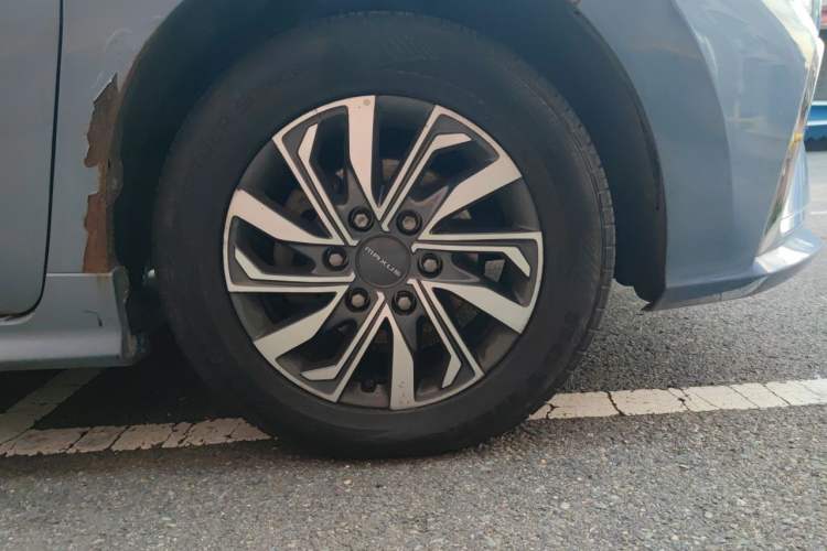 Used SAIC MAXUS G20 2020 2.0T Gasoline Automatic Luxury Edition Right Front Wheel Hub