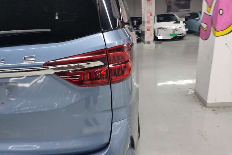 Used SAIC MAXUS G20 2020 2.0T Gasoline Automatic Luxury Edition Right Rear Taillight