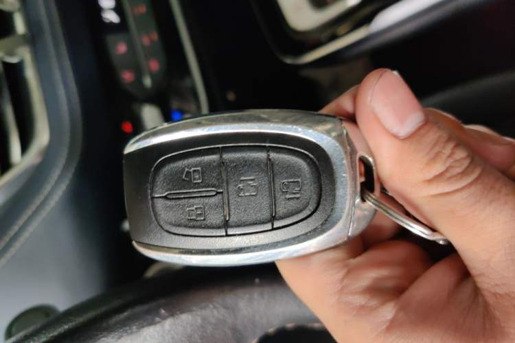 Used SAIC MAXUS G20 2020 2.0T Gasoline Automatic Luxury Edition Vehicle Key