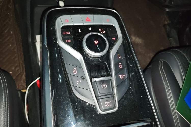Used SAIC MAXUS G20 2020 2.0T Gasoline Automatic Luxury Executive Edition Gear Lever