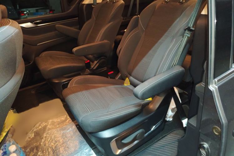 Used SAIC MAXUS G20 2020 2.0T Gasoline Automatic Luxury Edition Interior 4