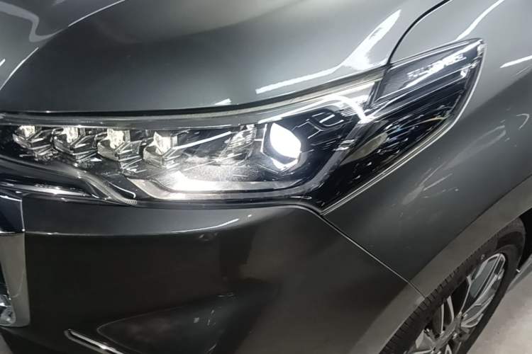 Used SAIC MAXUS G20 2020 2.0T Gasoline Automatic Luxury Executive Edition Left Front Headlight