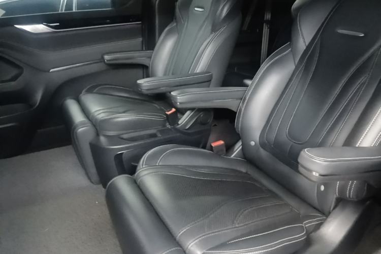 Used SAIC MAXUS G20 2020 2.0T Gasoline Automatic Luxury Executive Edition Left Rear Seat