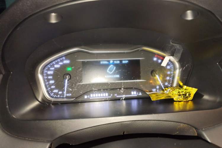 Used SAIC MAXUS G20 2020 2.0T Gasoline Automatic Luxury Edition Odometer Close Up