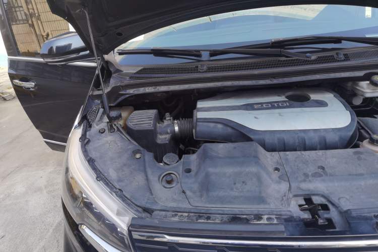 Used SAIC MAXUS G20 2020 2.0T Gasoline Automatic Luxury Edition Engine Bay Right