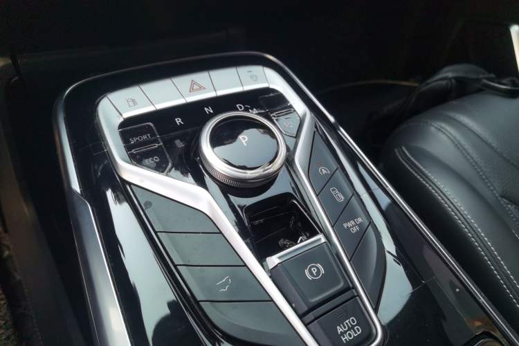 Used SAIC MAXUS G20 2020 2.0T Gasoline Automatic Luxury Edition Gear Lever