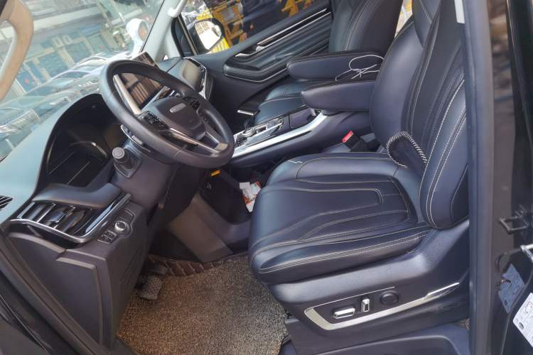 Used SAIC MAXUS G20 2020 2.0T Gasoline Automatic Luxury Edition Left Front Seat