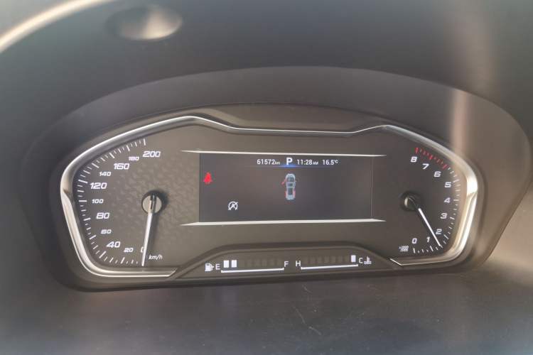 Used SAIC MAXUS G20 2020 2.0T Gasoline Automatic Luxury Edition Odometer Close Up