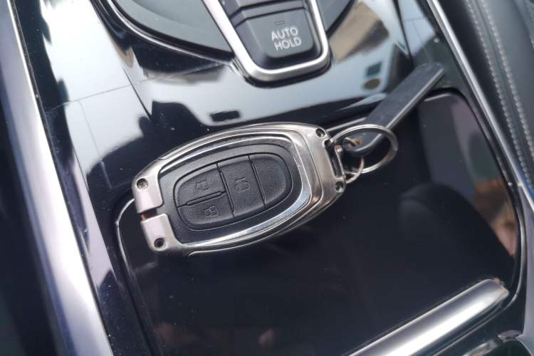 Used SAIC MAXUS G20 2020 2.0T Gasoline Automatic Luxury Edition Vehicle Key