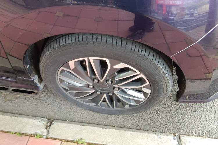 Used SAIC MAXUS G20 2020 2.0T Gasoline Automatic Luxury Executive Edition Right Front Wheel Hub