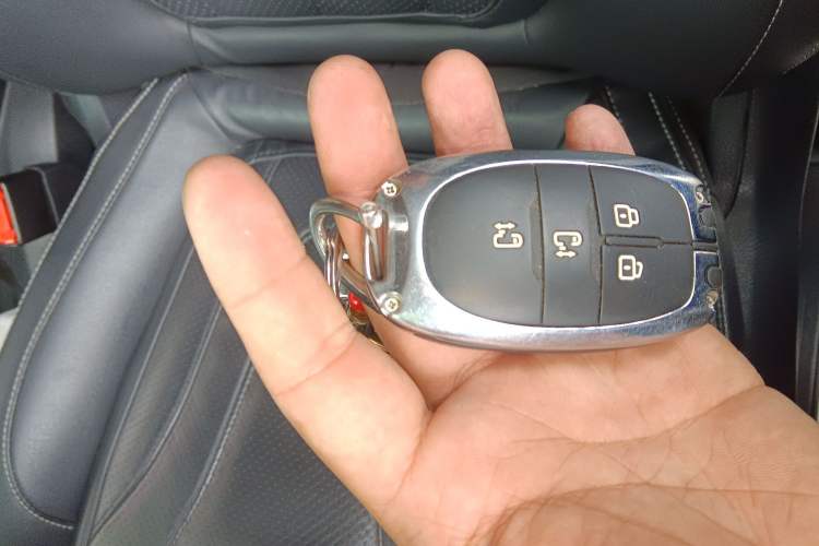 Used SAIC MAXUS G20 2020 2.0T Gasoline Automatic Luxury Executive Edition Vehicle Key