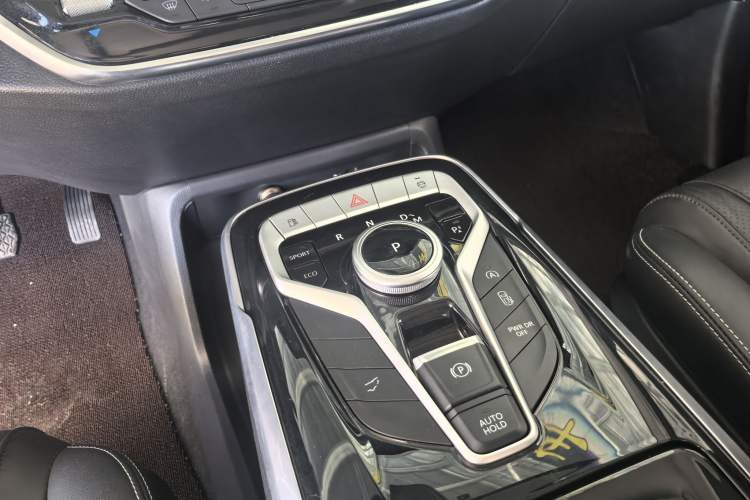 Used SAIC MAXUS G20 2020 2.0T Gasoline Automatic Executive Edition Gear Lever