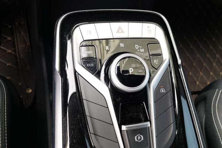 Used SAIC MAXUS G20 2020 2.0T Gasoline Automatic Luxury Edition Gear Lever