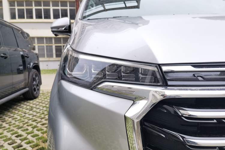 Used SAIC MAXUS G20 2020 2.0T Gasoline Automatic Luxury Edition Right Front Headlight