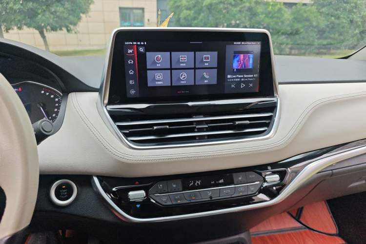 Used SAIC MAXUS G20 2020 2.0T Gasoline Automatic ZhiZun Edition Audio And AC Panel
