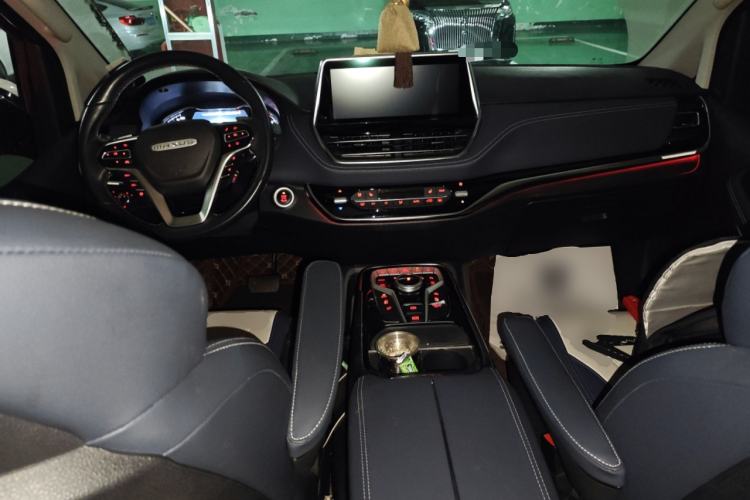 Used SAIC MAXUS G20 2020 2.0T Gasoline Automatic ZhiZun Edition Center Console