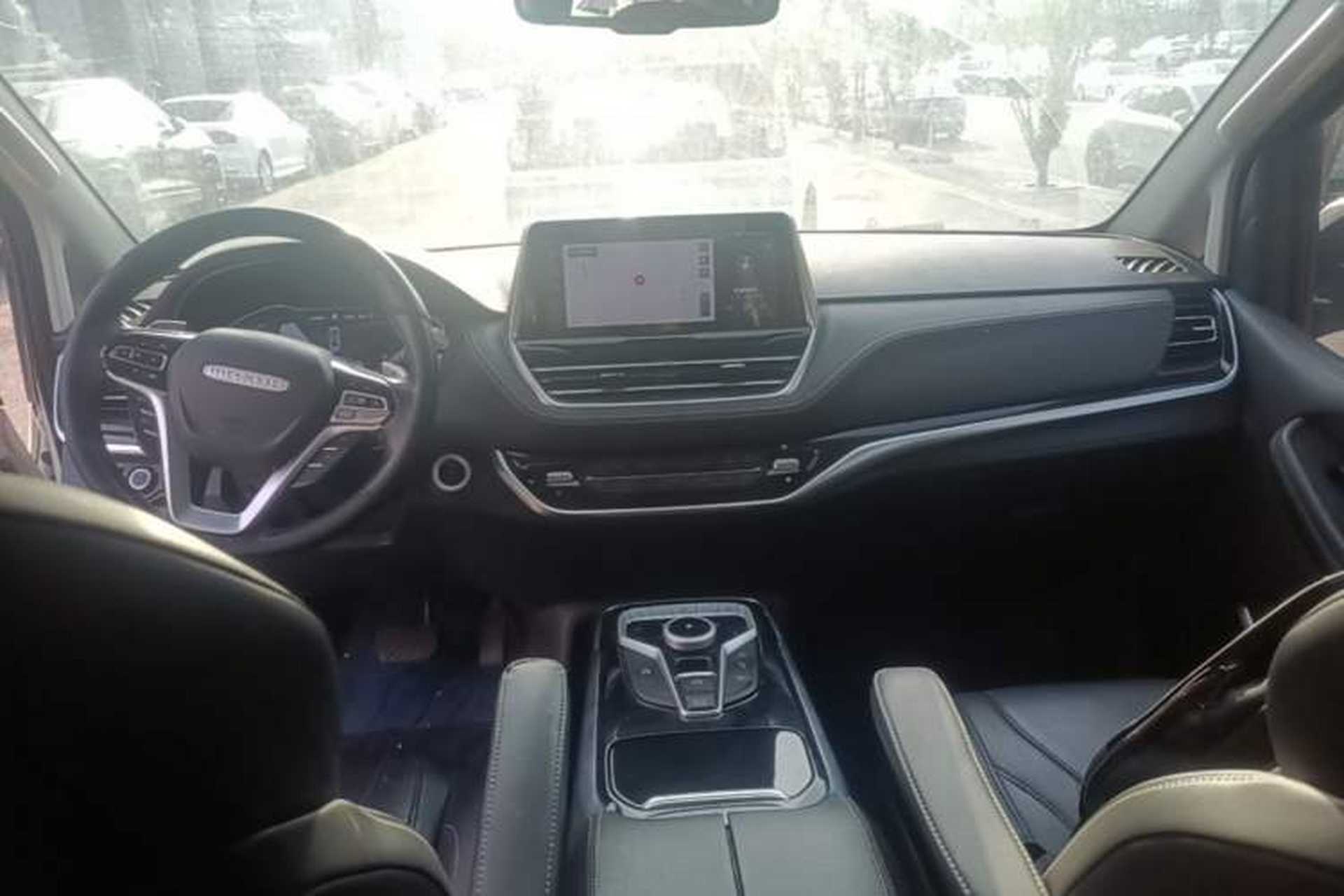 Used SAIC MAXUS G20 2020 2.0T Gasoline Automatic Luxury Executive Edition Center Console