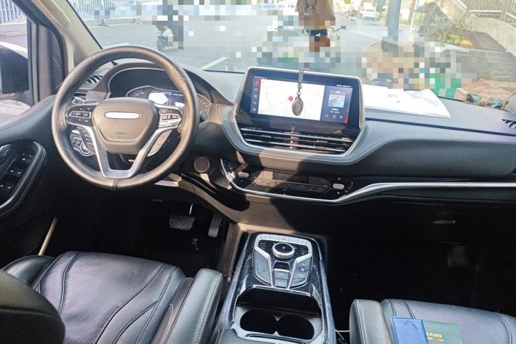 Used SAIC MAXUS G20 2020 2.0T Gasoline Automatic Prestige Executive Version Center Console