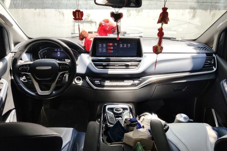 Used SAIC MAXUS G20 2020 2.0T Gasoline Automatic ZhiZun Edition Center Console