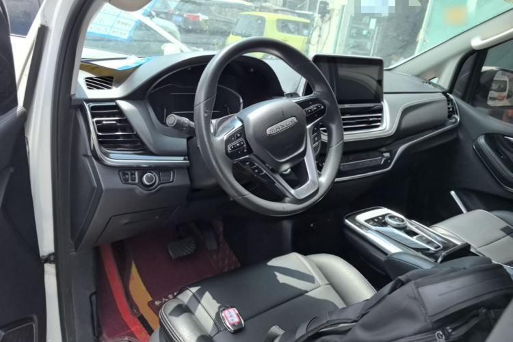 Used SAIC MAXUS G20 2020 2.0T Gasoline Automatic Luxury Edition Center Console
