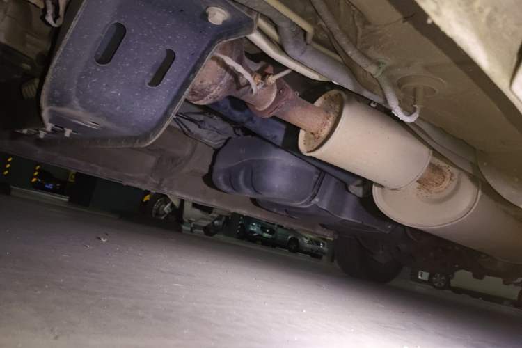 Used SAIC MAXUS G20 2020 2.0T Gasoline Automatic ZhiZun Edition Chassis Front Left