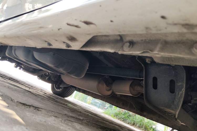 Used SAIC MAXUS G20 2020 2.0T Gasoline Automatic ZhiZun Edition Chassis Front Right