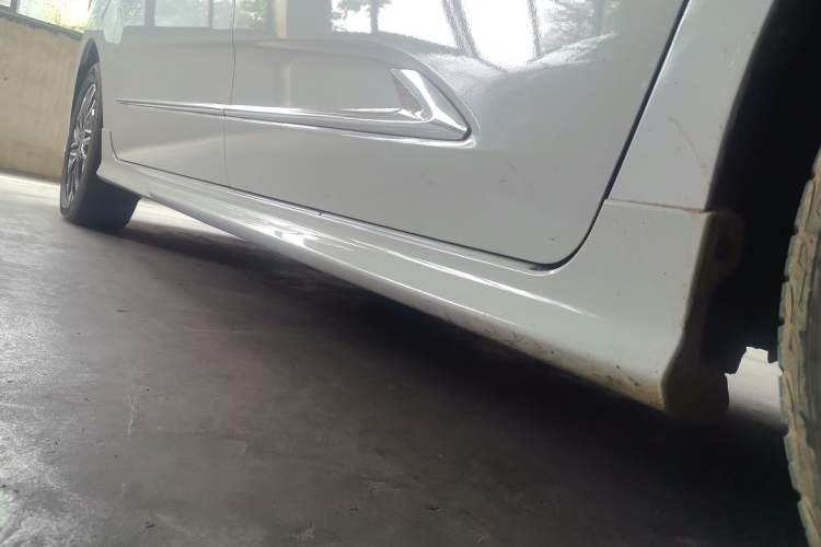 Used SAIC MAXUS G20 2020 2.0T Gasoline Automatic Luxury Executive Edition Chassis Front Right