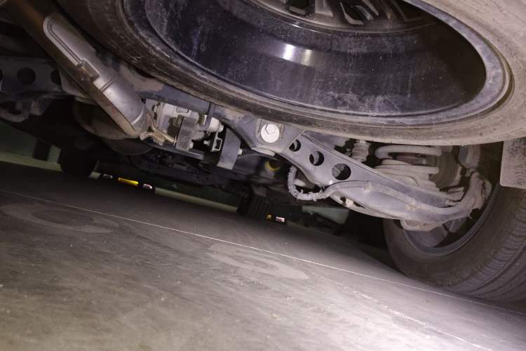Used SAIC MAXUS G20 2020 2.0T Gasoline Automatic ZhiZun Edition Chassis Rear