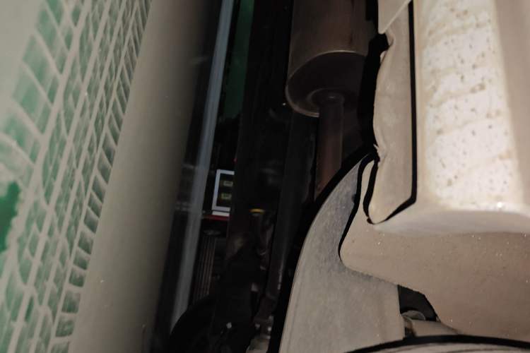 Used SAIC MAXUS G20 2020 2.0T Gasoline Automatic ZhiZun Edition Chassis Rear Left