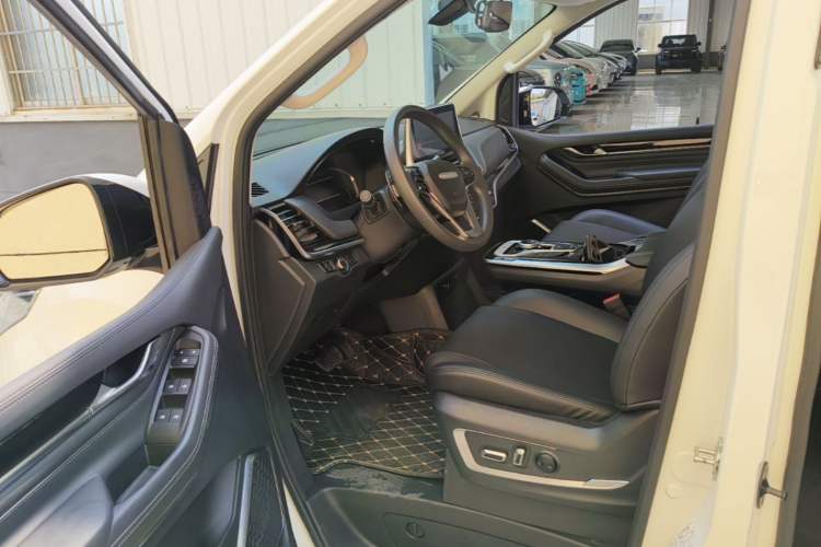Used SAIC MAXUS G20 2020 2.0T Gasoline Automatic Luxury Edition Driver Seat