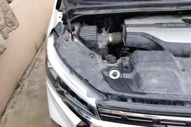 Used SAIC MAXUS G20 2020 2.0T Gasoline Automatic Luxury Edition Engine Bay Right