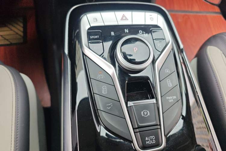 Used SAIC MAXUS G20 2020 2.0T Gasoline Automatic ZhiZun Edition Gear Lever