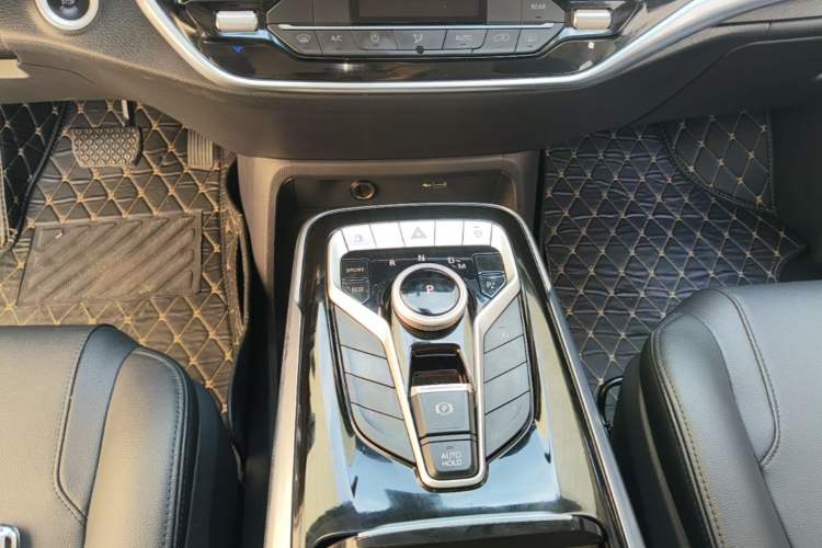 Used SAIC MAXUS G20 2020 2.0T Gasoline Automatic Luxury Edition Gear Lever